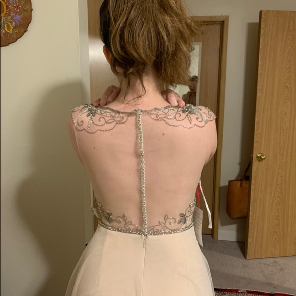 Willowby by Watters Beaded Wedding Dress - Perfect for Spring! - Picture 11 of 14